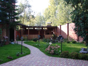 Дорожки во дворе частного дома Элементы оформления участка