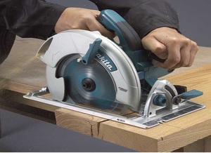 Описание ручной дисковой электропилы Makita