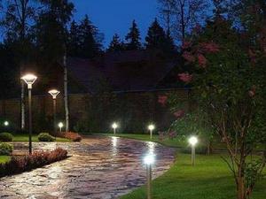 Советы специалистов, как лучше устроить освещение с помощью фонарей на солнечных батареях