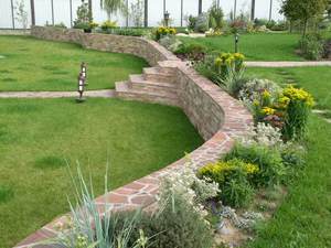 Каменная подпорная стенка