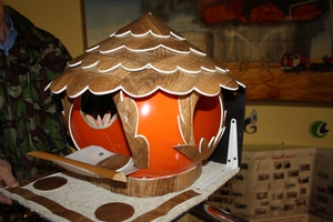 Как сделать кормушку для птиц