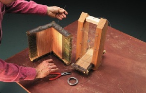 Поэтапное описание способа изготовления своими руками кормушки из дерева