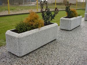 Уличные вазоны для цветов