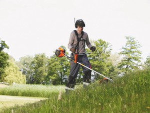Преимущества бензинового триммера Husqvarna 323R