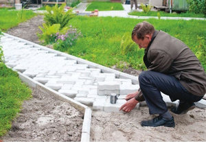 Тропинка из тротуарной плитки Тропинки на дачном участке