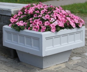 Цветочницы для улиц из бетона